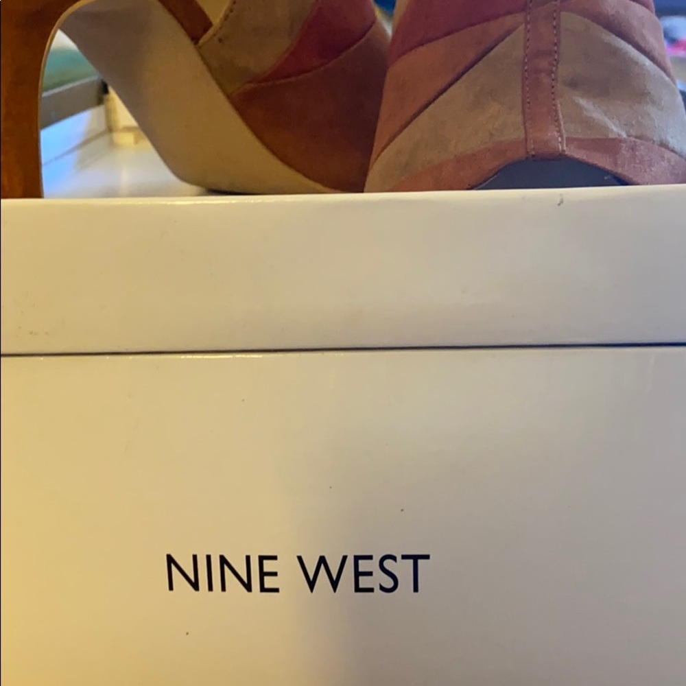 Shoes - Picture 2 of 4